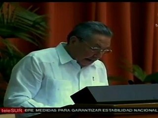 Cubanos discuten su modelo económico en congreso del PC