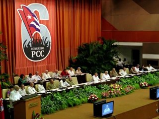 Cuba's president Castro backs term limits