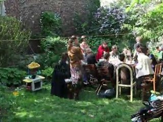 Crazy garden party time lapse, music : Cold War - She's so sexy