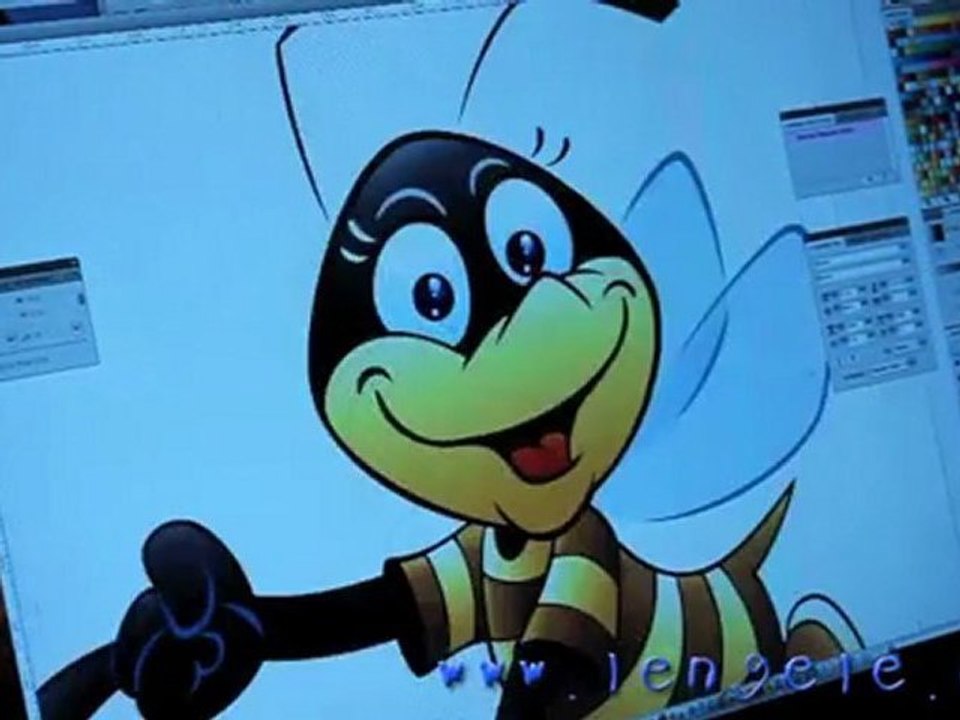 Abeille_ A Bee is born