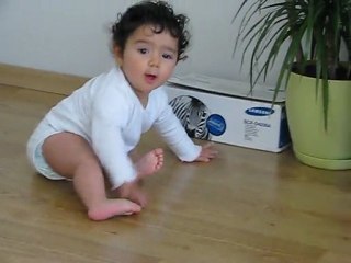 Çiçeğe mi gitsem oyuncağa mı?