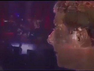 ağladıkça ipanyolca ibranice yunanca -Meno Ektos-Yoav Itzhak-exclamó--היא קראה