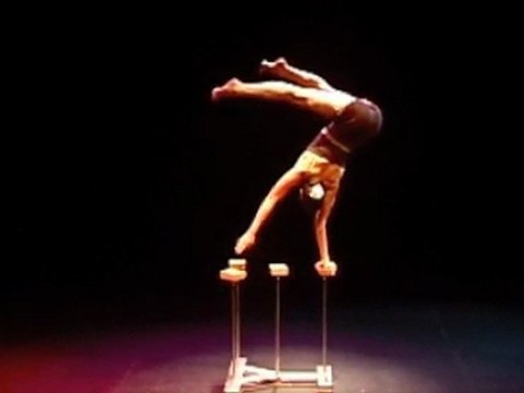 GENEVIEVE DROLET-equilibre-presents Art agency Valentino