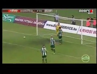 Il rate son penalty et fait une bicyclette