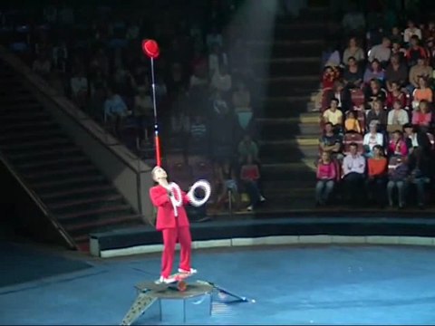 MAXIM KISS-juggler-presents Art agency Valentino