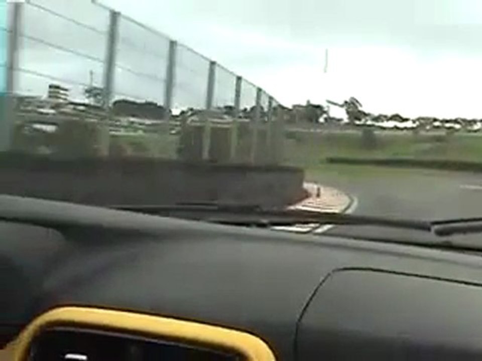 Punto T-Jet em Interlagos 1 - QUATRO RODAS