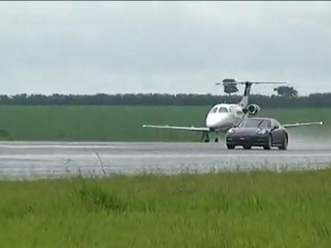 Porsche Panamera x Phenom 100 - QUATRO RODAS