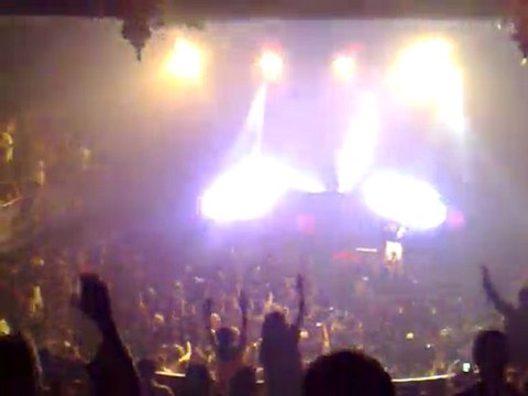 ROHFF FEAT ZAHO FAIS DOUCEMENT CONCERT LA CIGALE 16-04-11!!!