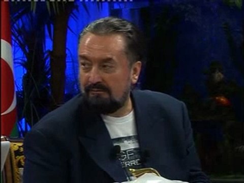 Sevenlerinin Şeyh Nazım Hocamız'a ve Mahmut Hocamız'a gösterdikleri saygı çok derin ve güzel