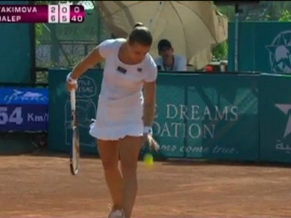Fes, Halep al secondo turno