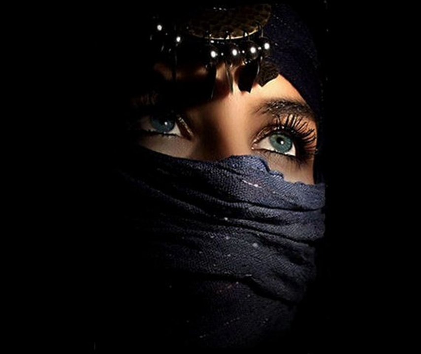 Leyla Gibi, Asyanin Yorumun´dan