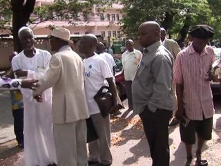 Slow return to normal in Ivory Coast