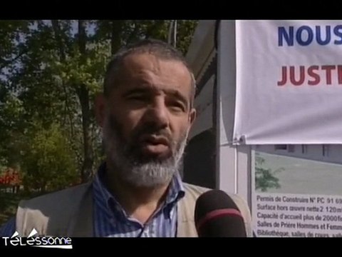 Projet mosquée des Ulis: Un gréviste fait un malaise