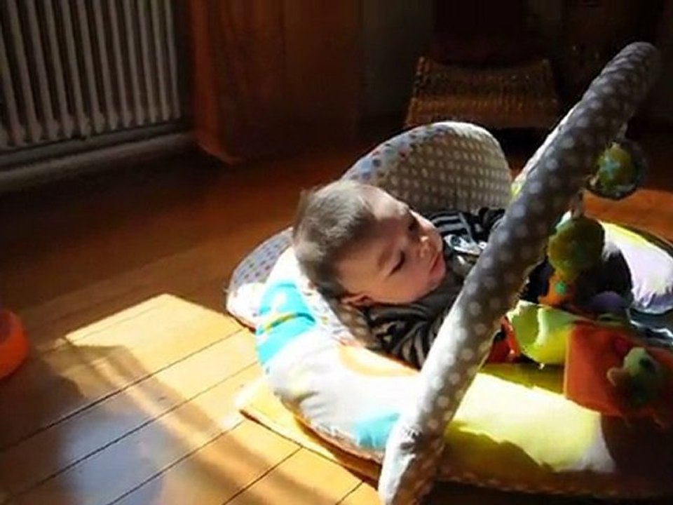 2011-05-amael_7eme_mois (2)