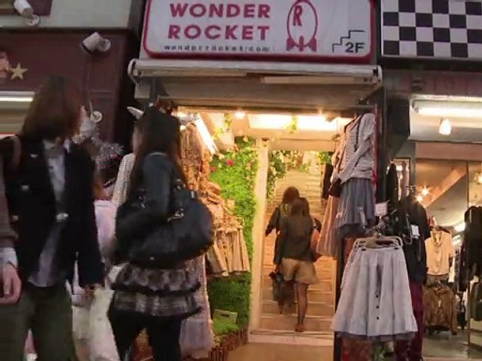 Foreign tourists avoid disaster-hit Japan