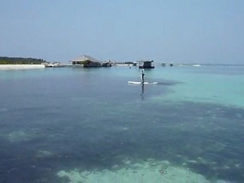 20110402 Valerie en Stand up Maldives