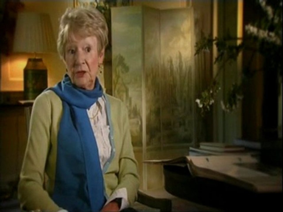 Elizabeth II, intrigues pour une couronne. 3