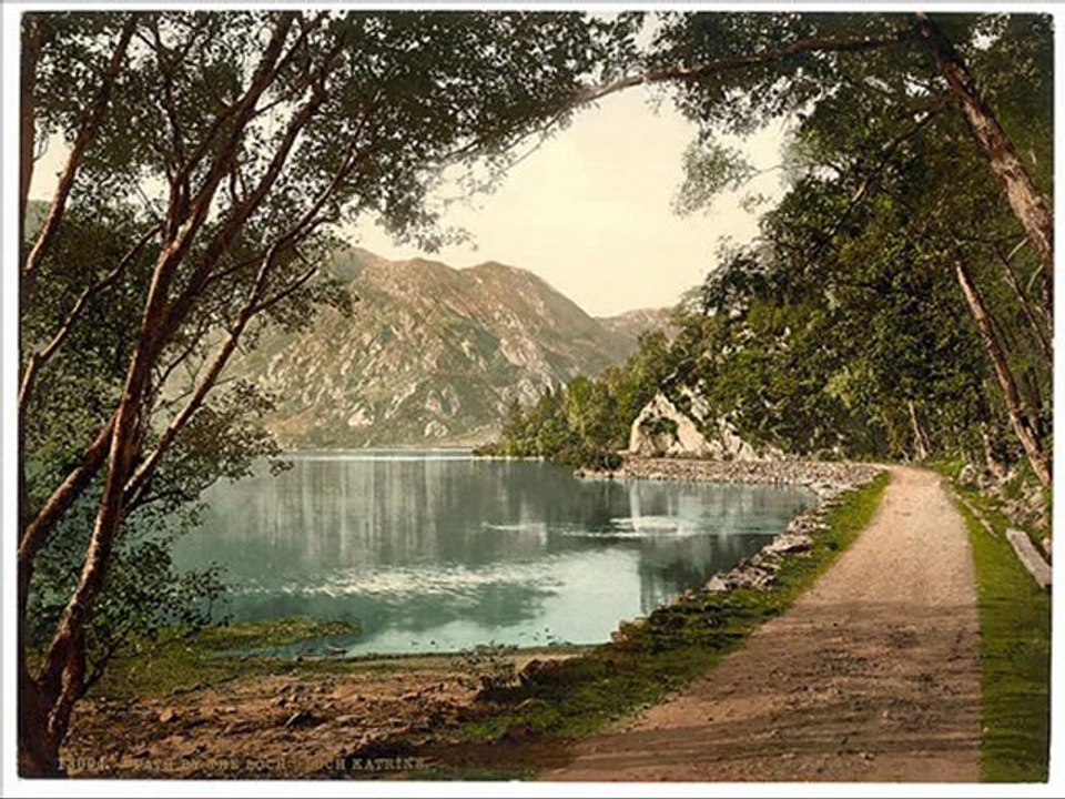 Méloé,  Marion, Anissa and  Zakya interviewing their Scottish host about the Euro vs Pound debate, the Highlands Games, Fairs