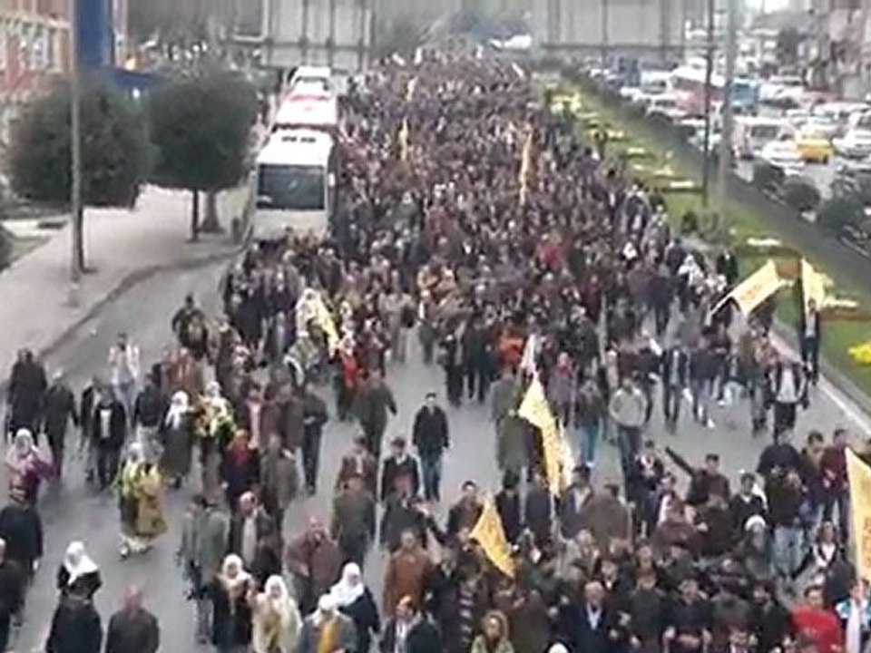 Ysk'nın kararını ı protesto eden eylemcilerin taksim aksaray yürüyüşü