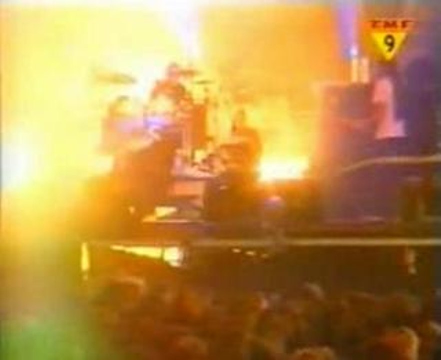 deftones - around the fur (live)