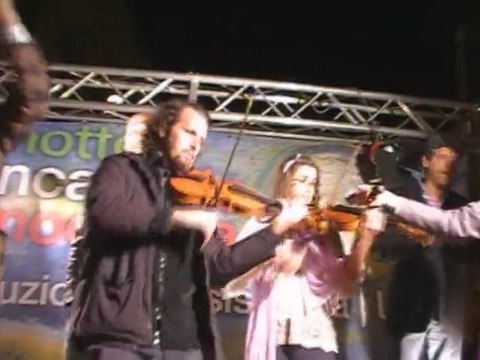 BELLA CIAO chiude la NOTTE BIANCA DELLA DEMOCRAZIA - 5 aprile 2011