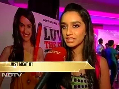 Dutts vs Bachchans, Ranbir turns an item boy