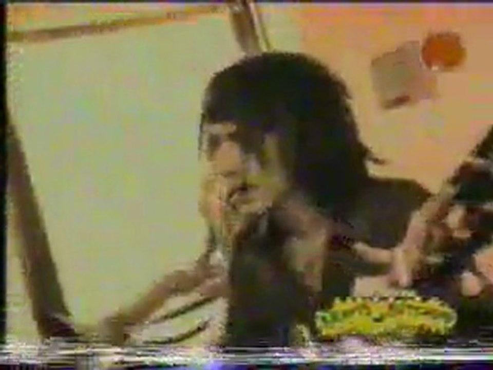 Beavis y Butt-head (Español Latino). Izzy Stradlin and the Ju Ju Hounds - Shuffle it all