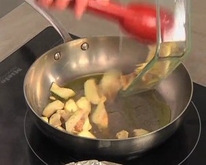 Suprême de volaille à la coriandre, artichauts