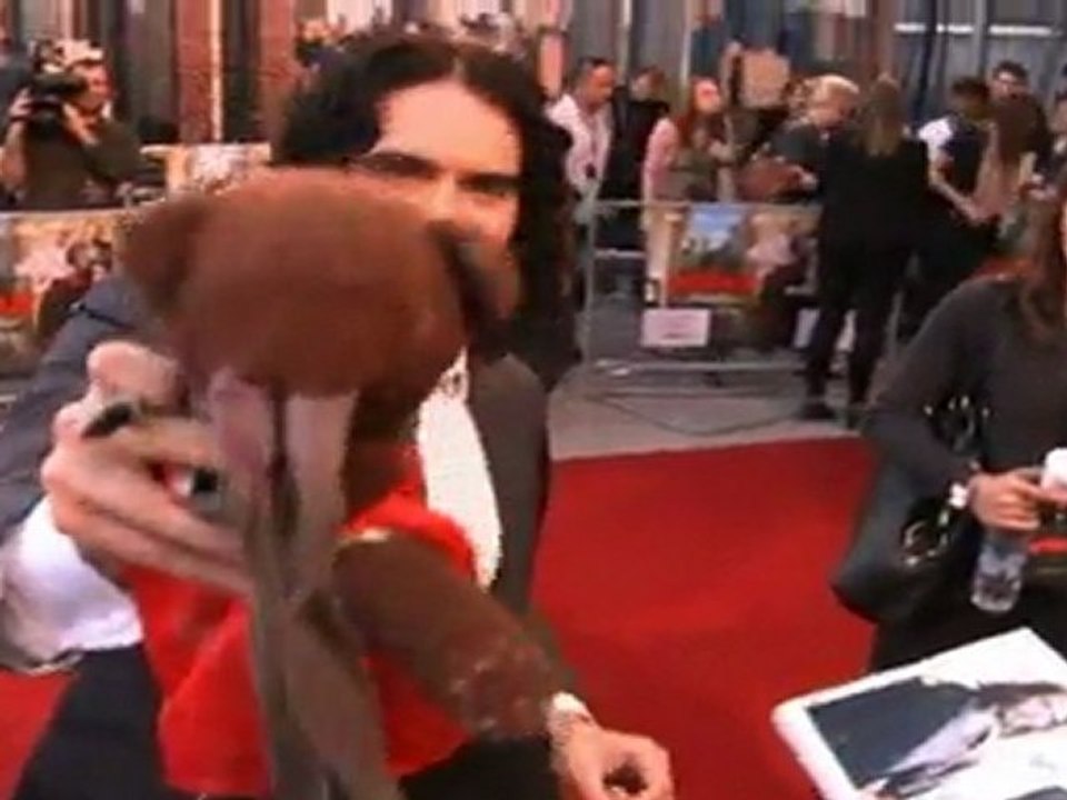 Katy Perry and Russell Brand Perfect Couple at Arthur Premiere