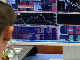 Les folies du système financier mondial et l'investissement local