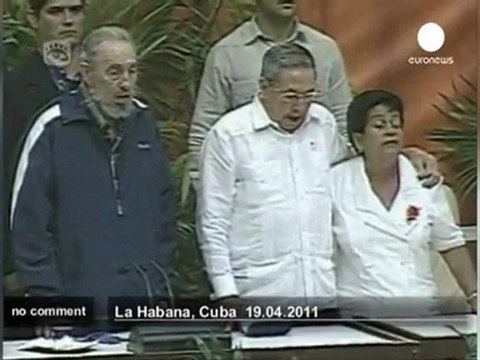 Fidel Castro makes surprise appearance - no comment