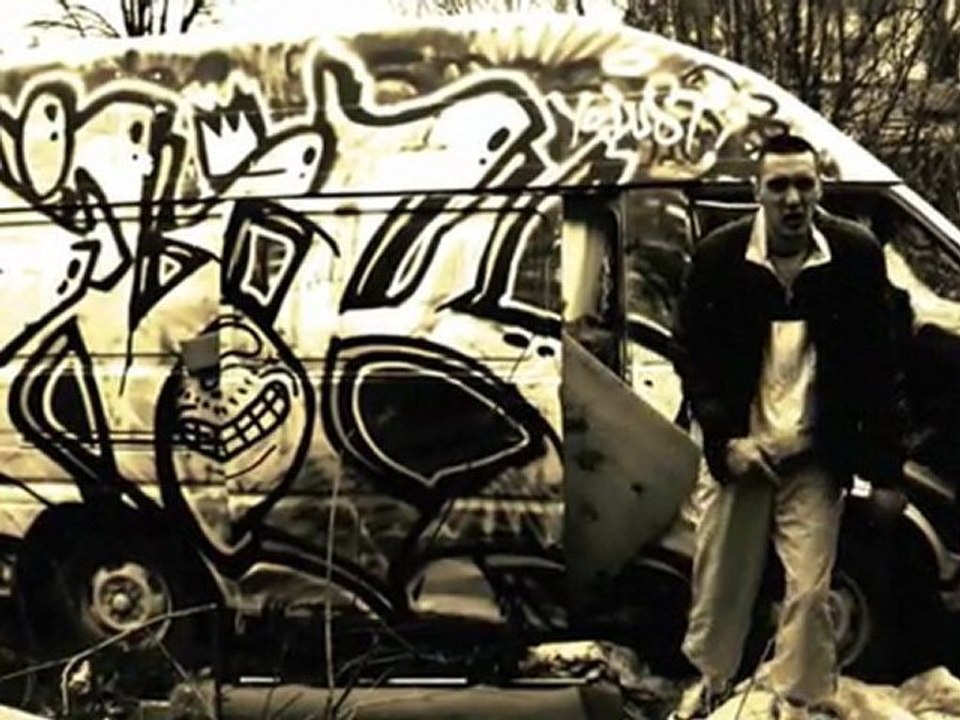 AOUTEone(KAID'01200) - GORGE NOUEE street clip