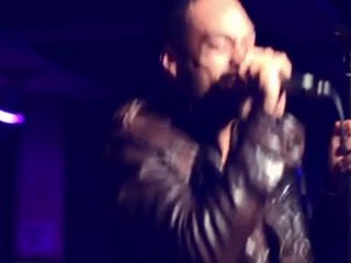 Bilal - Something To Hold On To (live in Rotterdam, 9th of April, 2011)