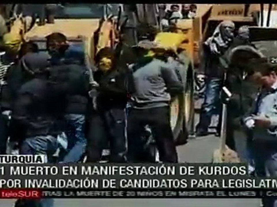 Reprimen protesta de kurdos en Turquía