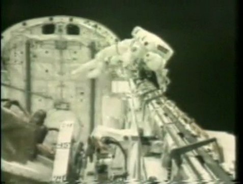 Space Shuttle Hoax -Disney/NASA Fake Earth Model Rotates in a Massive Water Pool