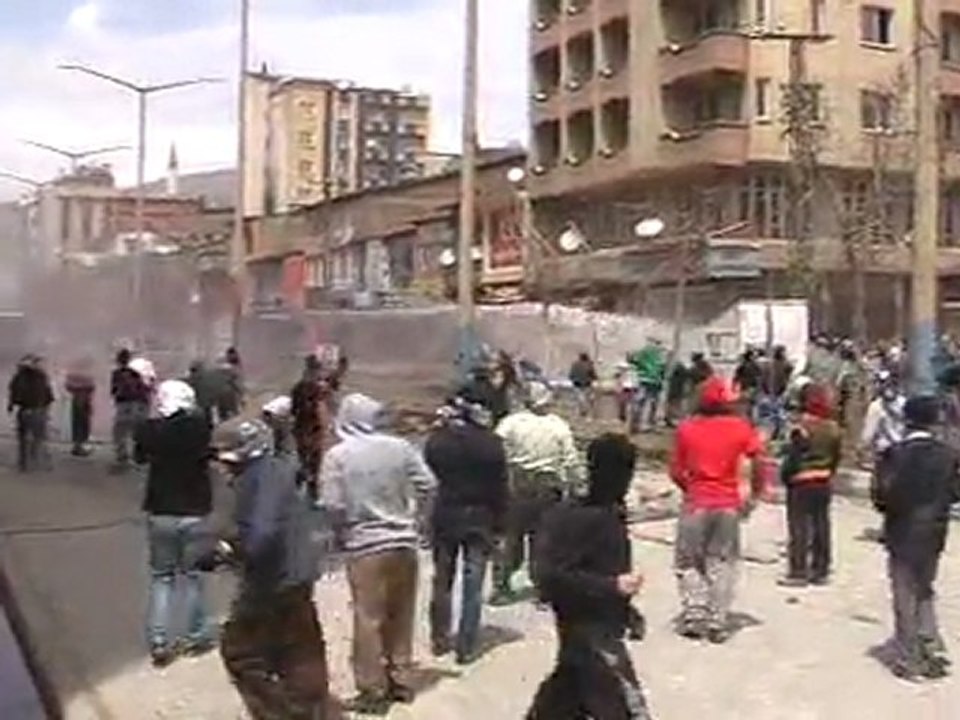 Yüksekova'da olaylar 3 ncü gününde 1