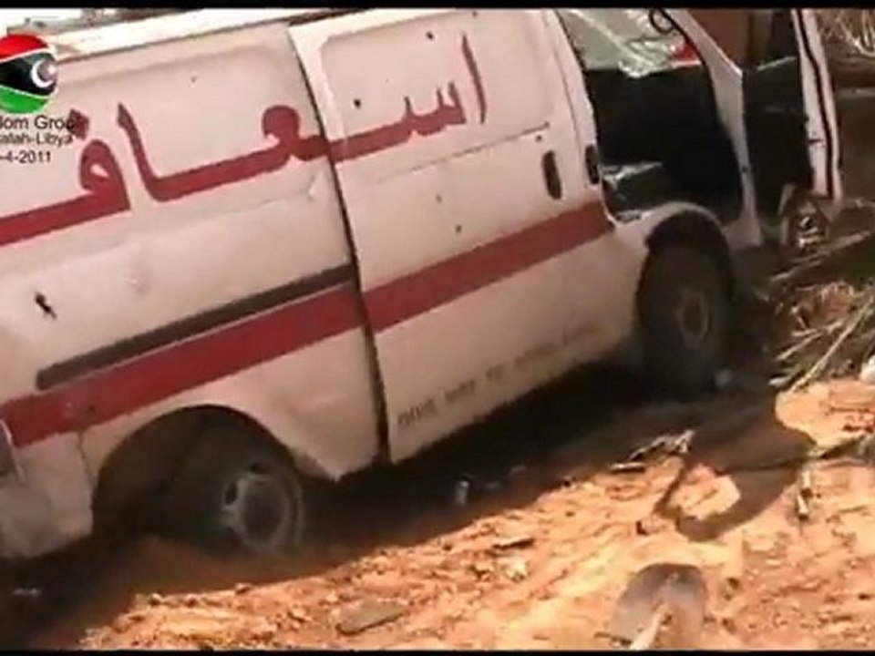 MIlice Kadafiste vise les ambulances