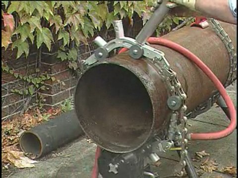 Steel Pipe Universal Pipe Cutters Demo - Reed Manufacturing