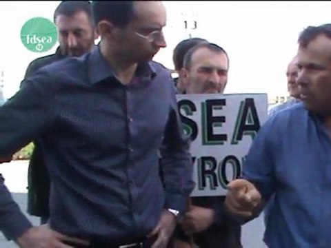 20110421 - Action Bovin lait au Leclerc Sébazac