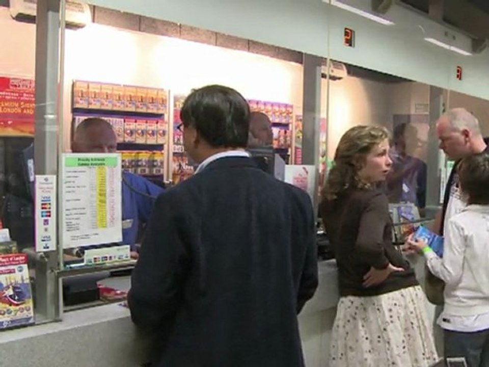 Londoners snap up Royal travel card