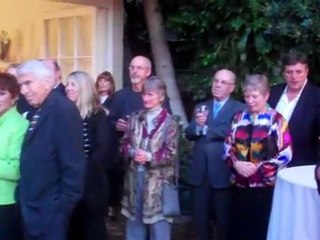 Decore de la medaille de chevalier des arts et des lettres: David Sefton