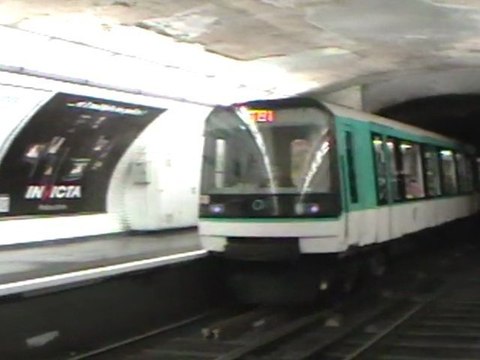 MF88 : Arrivée à la station Jaurès sur la ligne 7bis du métro parisien