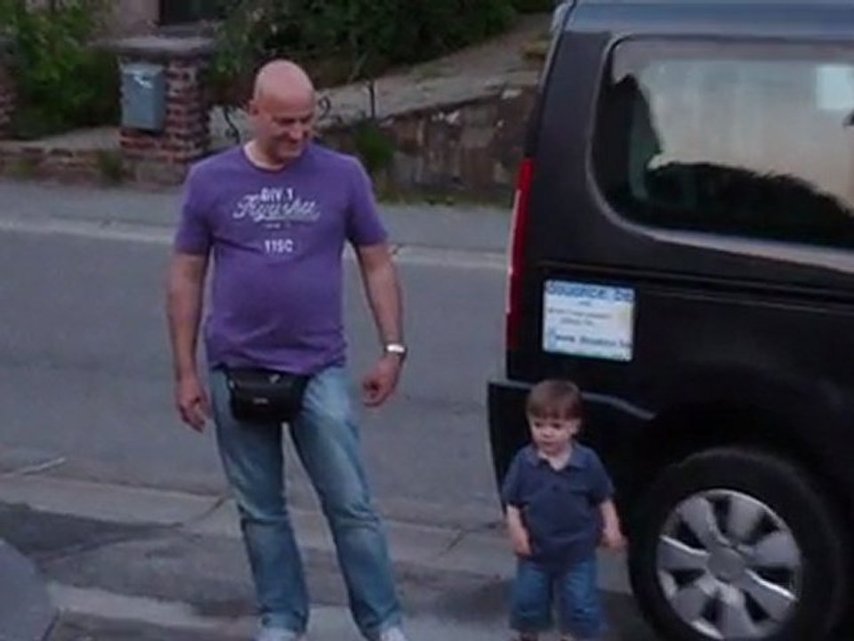 Tim fait de la magie...