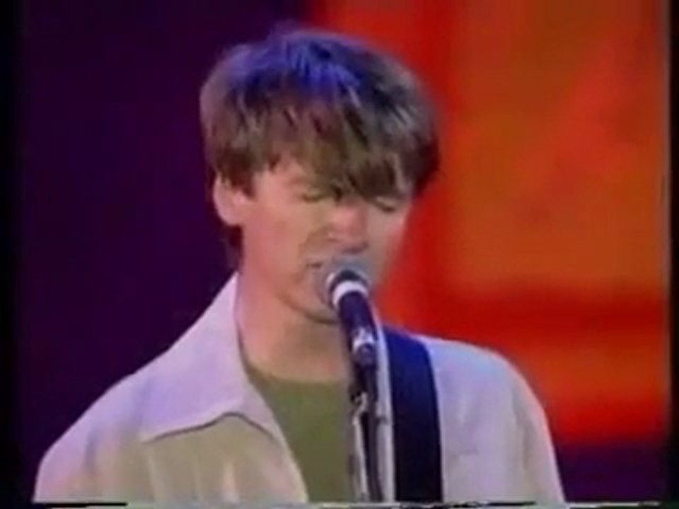 Crowded house- don't dream its over- live
