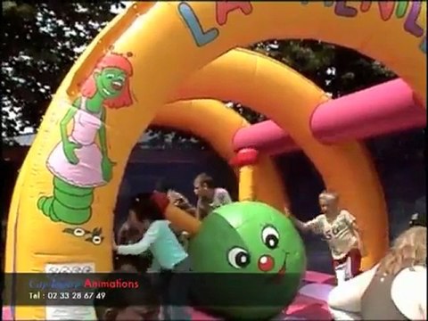 Dalmatien Chenille Chateaux Structures gonflables Cap Loisirs Animations