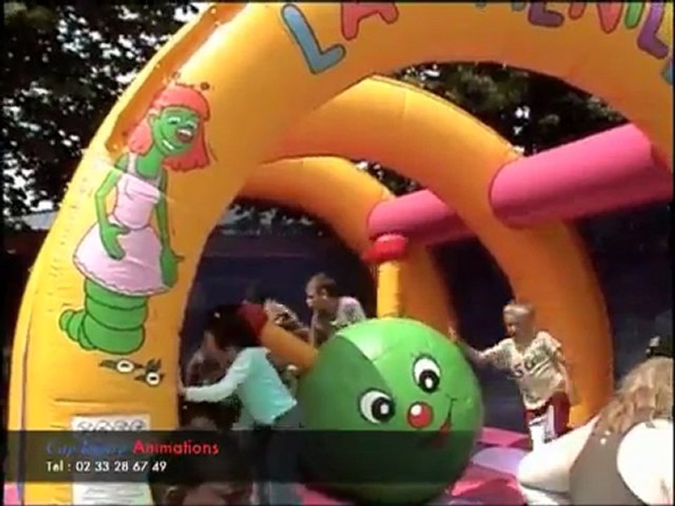 Dalmatien Chenille Chateaux  Structures gonflables Cap Loisirs Animations