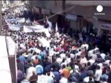 Syrie : des dizaines de milliers de manifestants à...