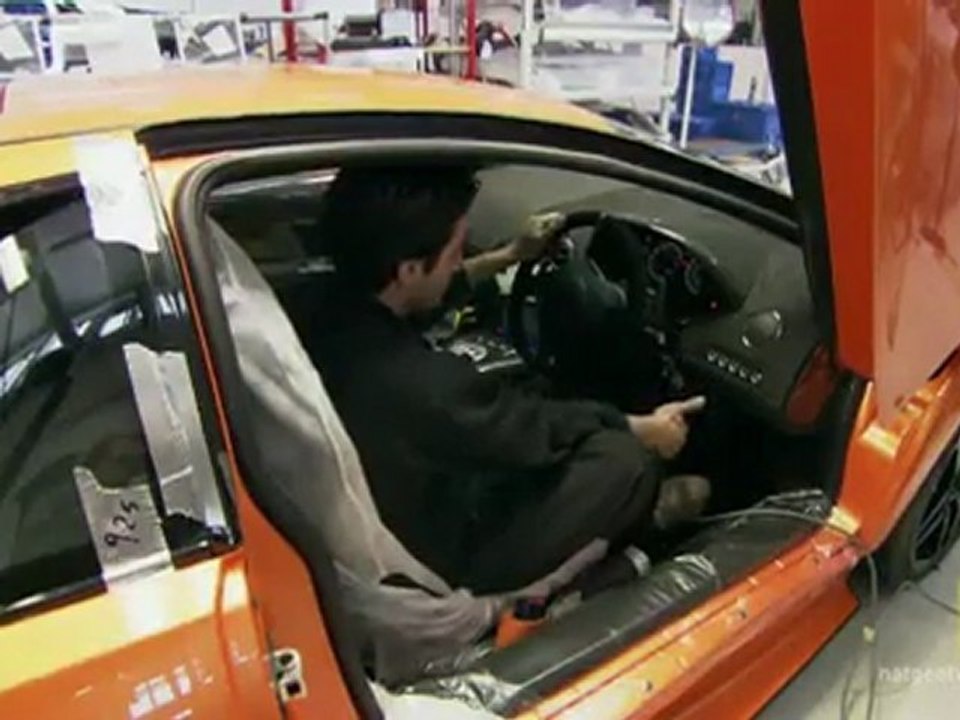 Final touches on a Lamborghini