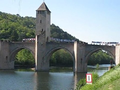 GAZ DE SCHISTE, NON MERCI ! Manifestation Cahors pont Valentré