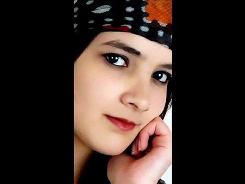 Vanlı Şarkıcı Aylin Demir Kürtçe Şarkı - Oy Cizîrê